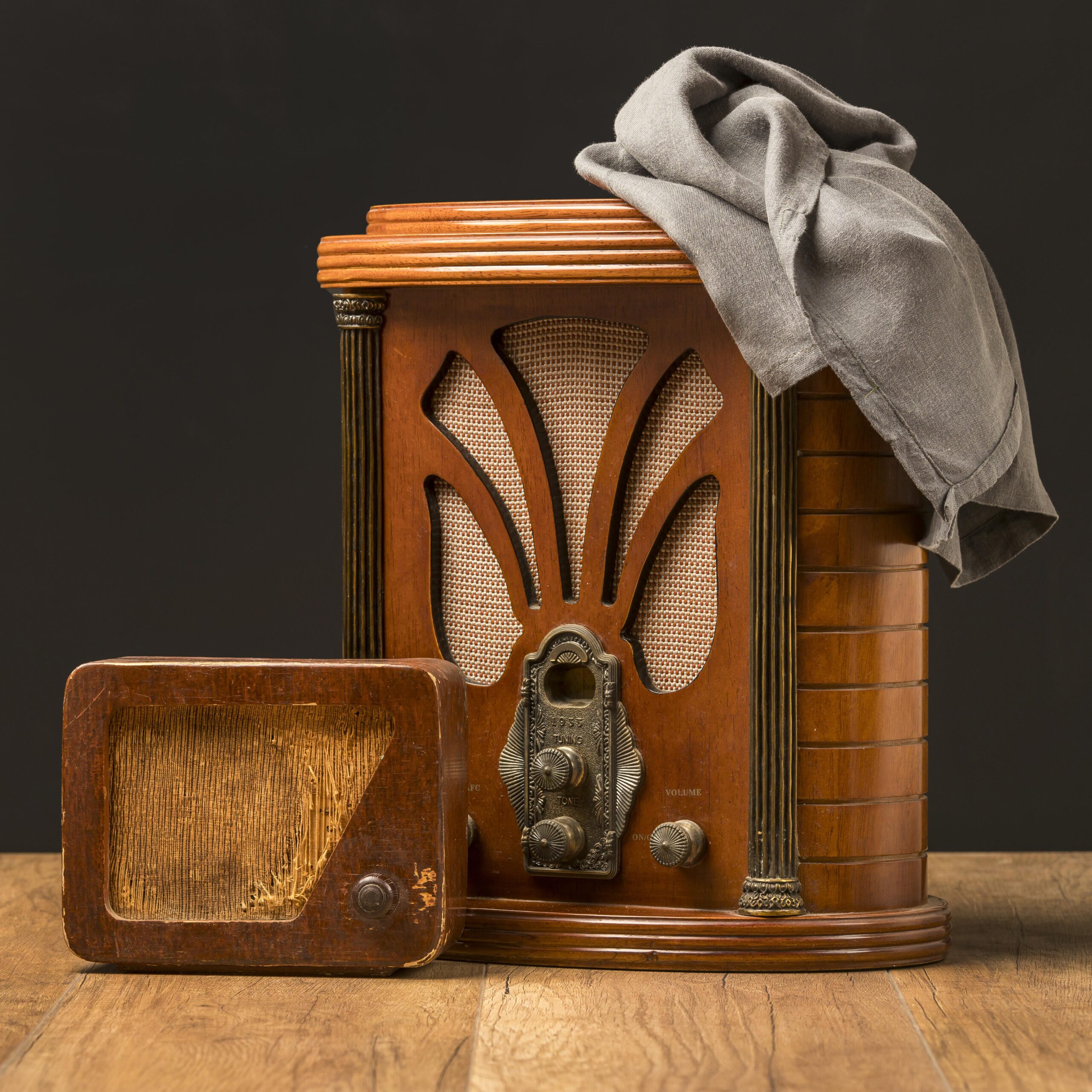 vintage wooden radios cloth scaled
